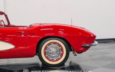 Unknown-Corvette-1961-Roman-Red-Red-10