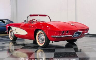 Unknown-Corvette-1961-Roman-Red-Red-18