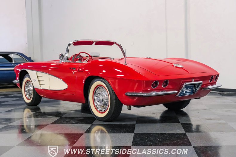 Unknown-Corvette-1961-Roman-Red-Red-18