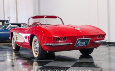 Unknown-Corvette-1961-Roman-Red-Red-19