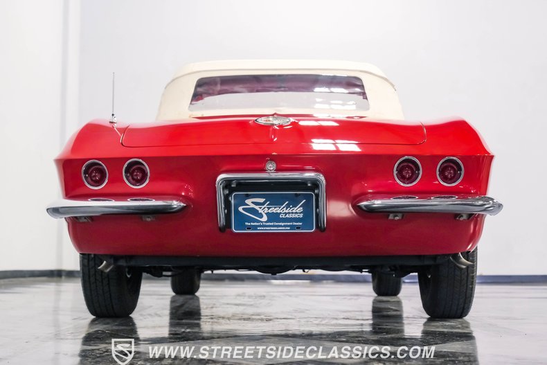 Unknown-Corvette-1961-Roman-Red-Red-20