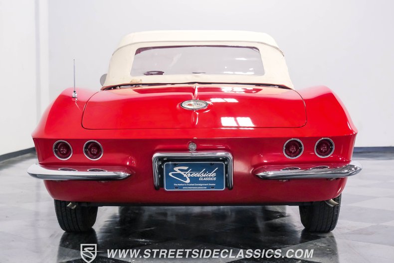 Unknown-Corvette-1961-Roman-Red-Red-21