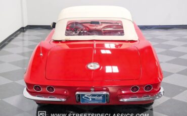 Unknown-Corvette-1961-Roman-Red-Red-22