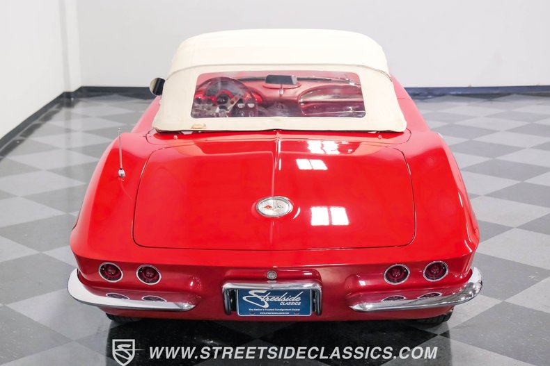 Unknown-Corvette-1961-Roman-Red-Red-22