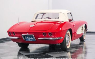 Unknown-Corvette-1961-Roman-Red-Red-23