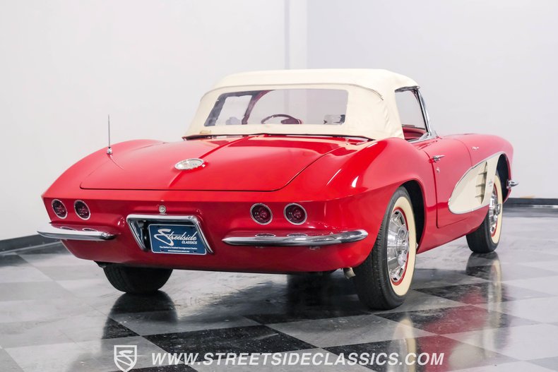 Unknown-Corvette-1961-Roman-Red-Red-23