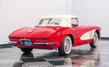 Unknown-Corvette-1961-Roman-Red-Red-24