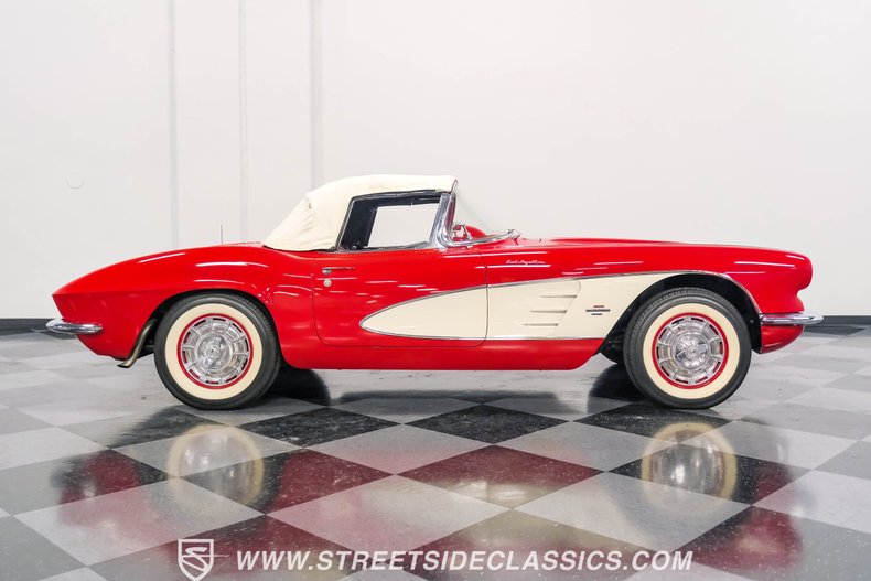 Unknown-Corvette-1961-Roman-Red-Red-25