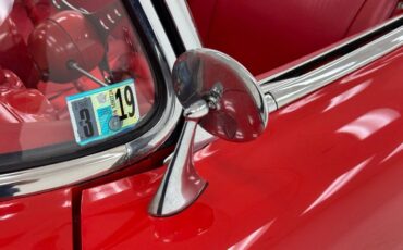Unknown-Corvette-1961-Roman-Red-Red-25