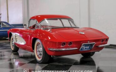 Unknown-Corvette-1961-Roman-Red-Red-29