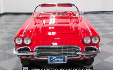 Unknown-Corvette-1961-Roman-Red-Red-33