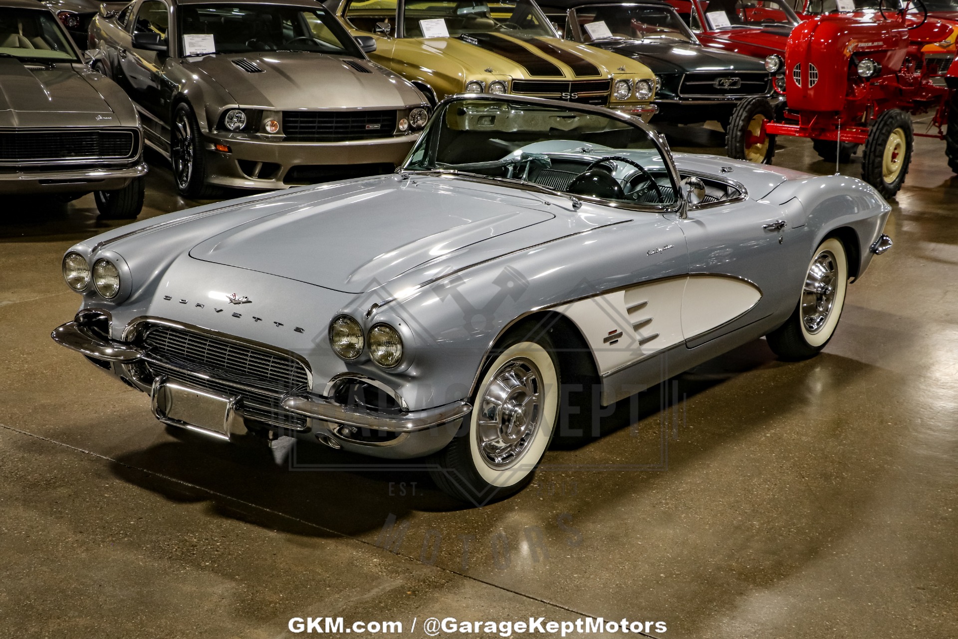 Unknown-Corvette-1961-Silver-Black-14