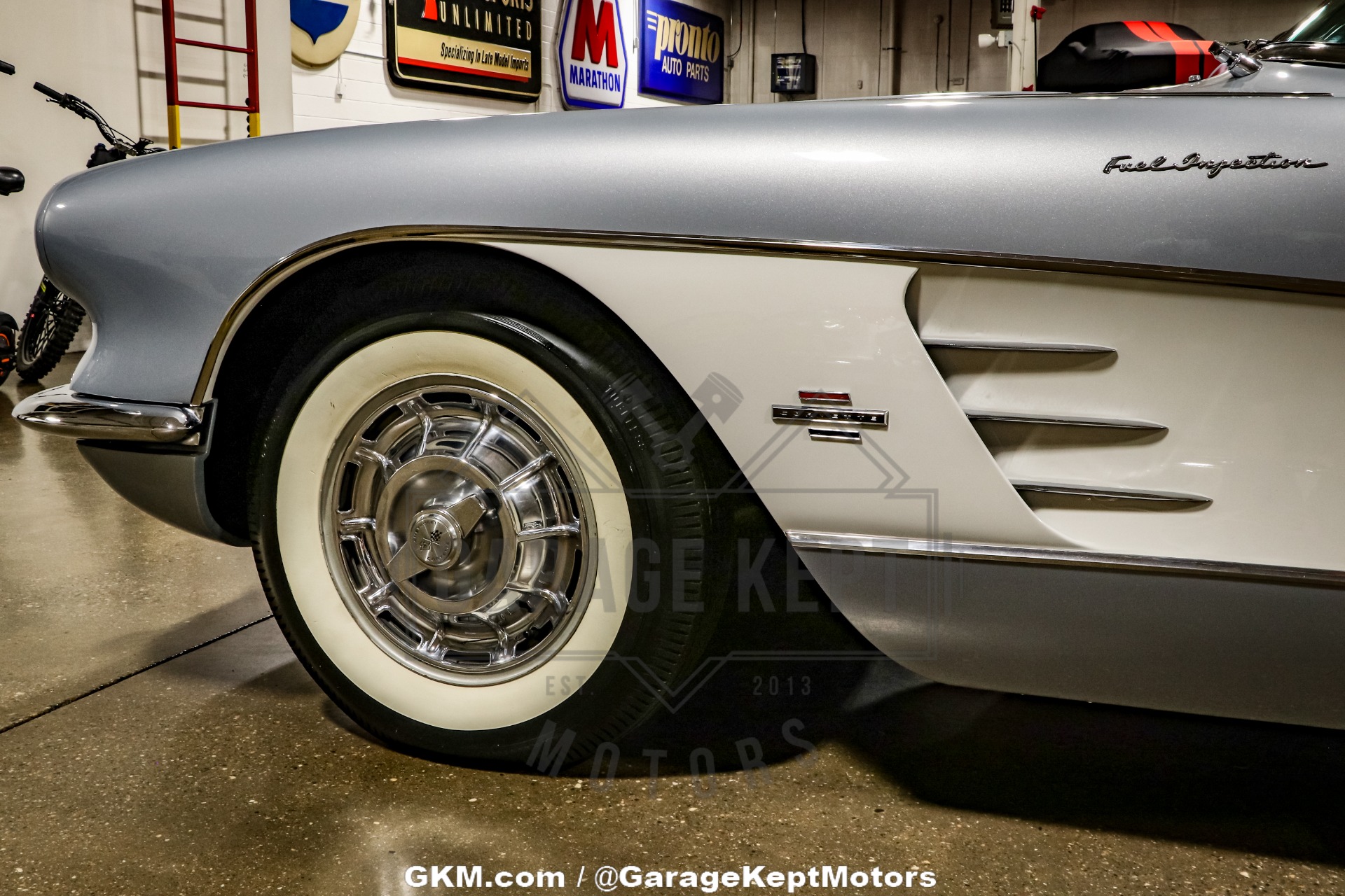 Unknown-Corvette-1961-Silver-Black-16