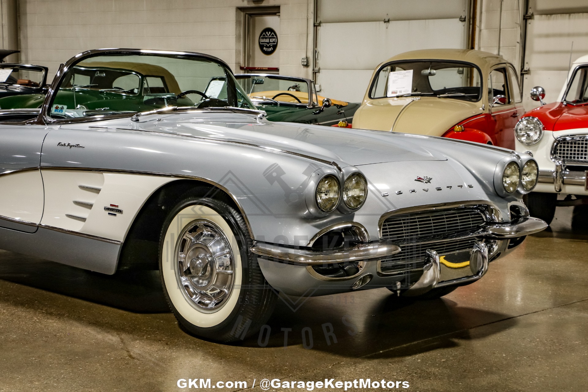Unknown-Corvette-1961-Silver-Black-18
