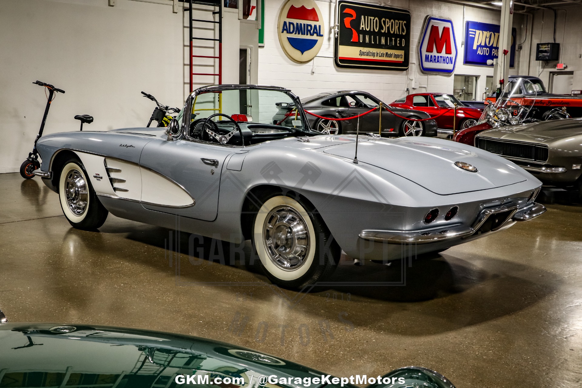 Unknown-Corvette-1961-Silver-Black-22