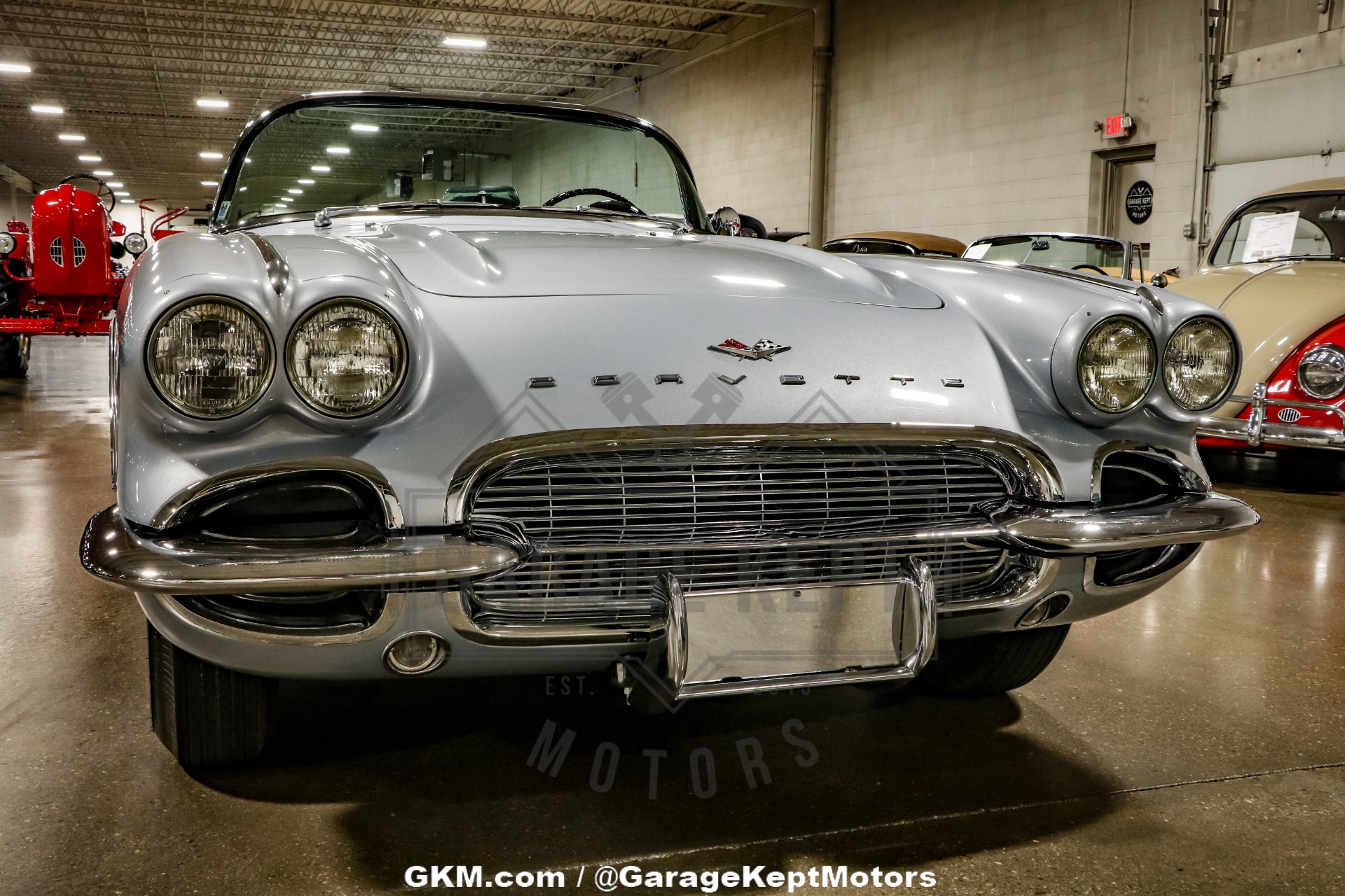 Unknown-Corvette-1961-Silver-Black-24