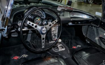 Unknown-Corvette-1961-Silver-Black-26