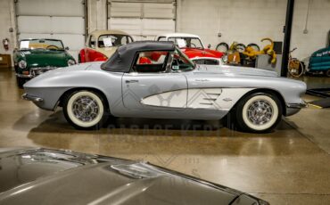 Unknown-Corvette-1961-Silver-Black-31