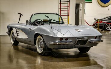 Unknown-Corvette-1961-Silver-Black-4