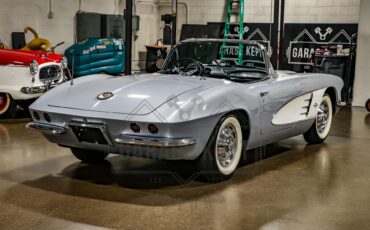 Unknown-Corvette-1961-Silver-Black-5