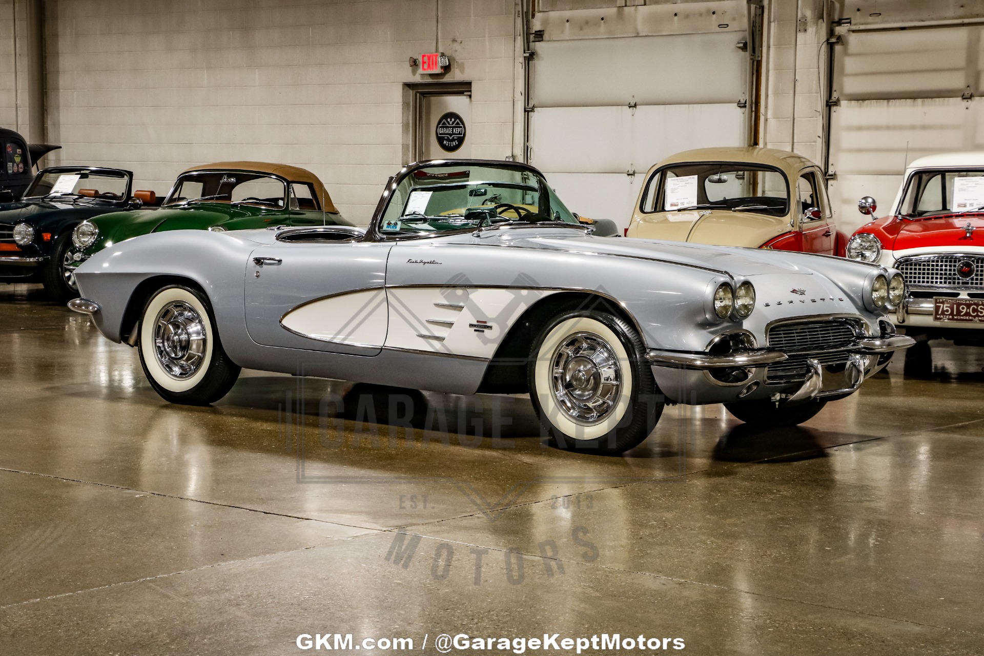 Unknown-Corvette-1961-Silver-Black-9