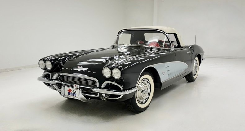 Unknown-Corvette-1961-Tuxedo-Black-Red-1