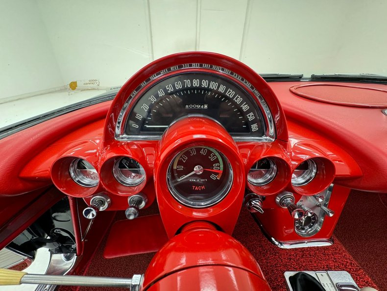 Unknown-Corvette-1961-Tuxedo-Black-Red-11