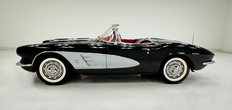 Unknown-Corvette-1961-Tuxedo-Black-Red-12