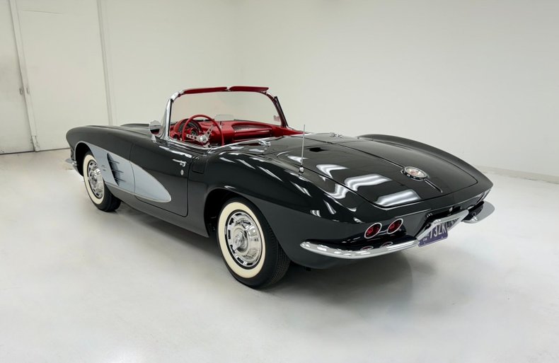 Unknown-Corvette-1961-Tuxedo-Black-Red-14
