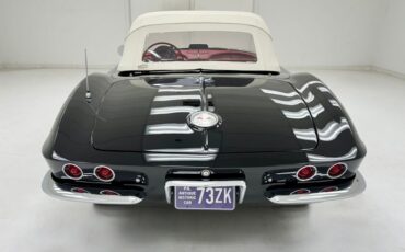 Unknown-Corvette-1961-Tuxedo-Black-Red-15