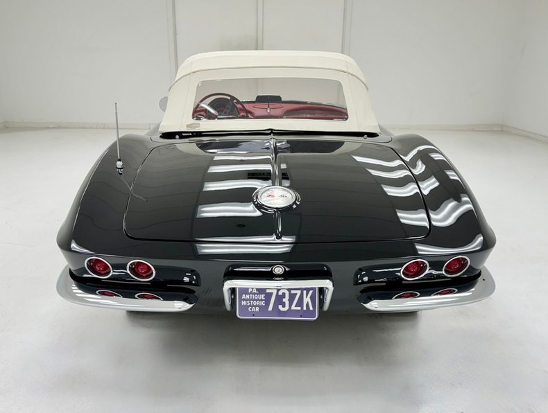 Unknown-Corvette-1961-Tuxedo-Black-Red-15