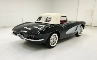 Unknown-Corvette-1961-Tuxedo-Black-Red-16