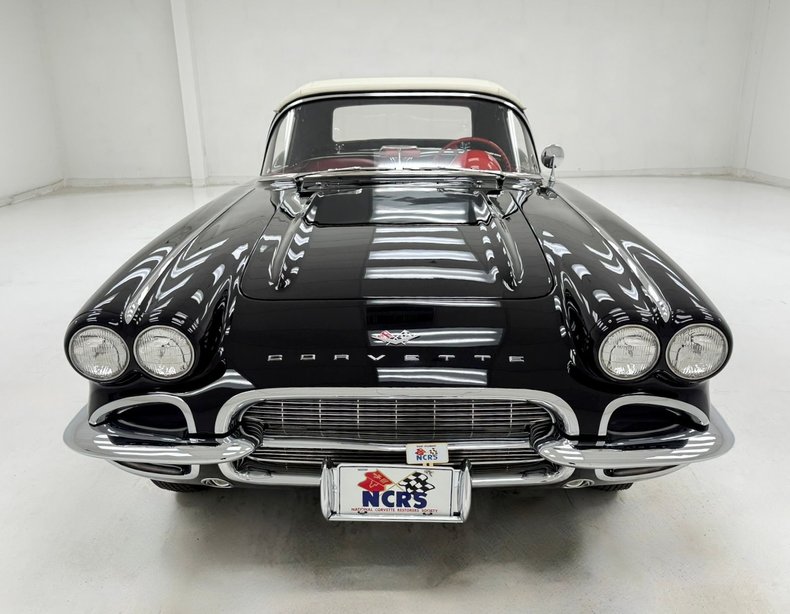 Unknown-Corvette-1961-Tuxedo-Black-Red-19