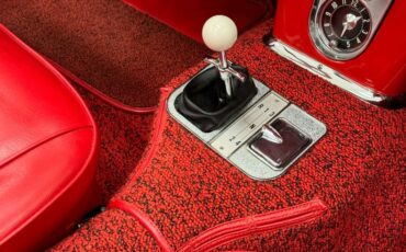 Unknown-Corvette-1961-Tuxedo-Black-Red-2