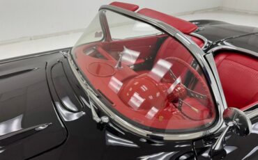 Unknown-Corvette-1961-Tuxedo-Black-Red-24