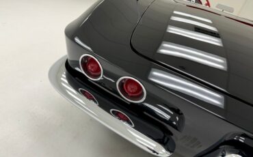 Unknown-Corvette-1961-Tuxedo-Black-Red-28