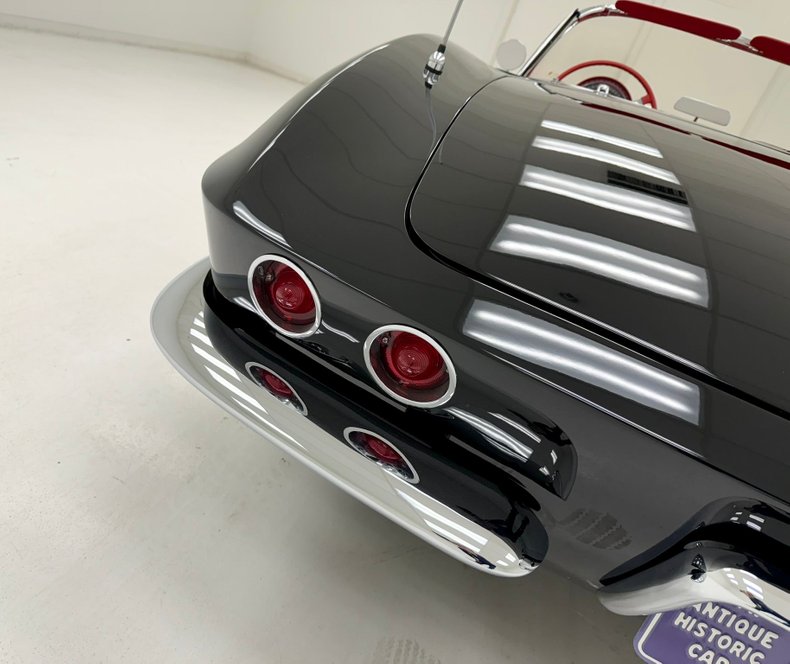 Unknown-Corvette-1961-Tuxedo-Black-Red-28