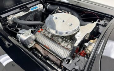Unknown-Corvette-1961-Tuxedo-Black-Red-35