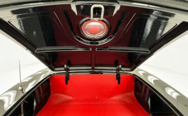 Unknown-Corvette-1961-Tuxedo-Black-Red-36