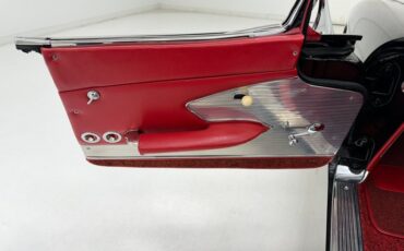 Unknown-Corvette-1961-Tuxedo-Black-Red-40