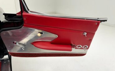 Unknown-Corvette-1961-Tuxedo-Black-Red-41