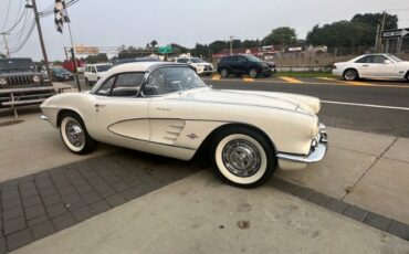 Unknown-Corvette-1961-White-16