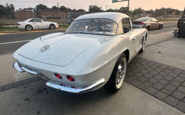 Unknown-Corvette-1961-White