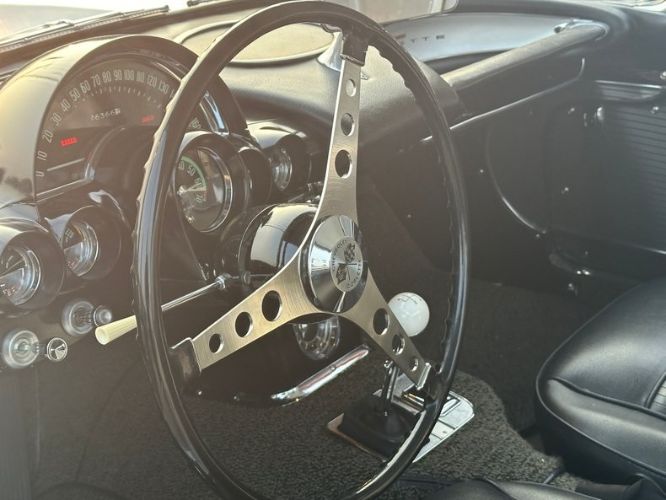 Unknown-Corvette-1961-White-6