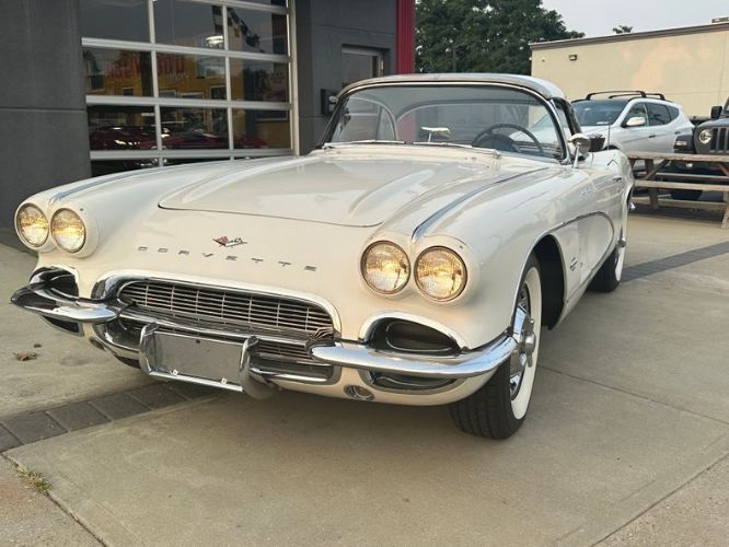 Unknown-Corvette-1961-White-7