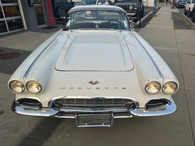 Unknown-Corvette-1961-White-8
