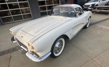 Unknown-Corvette-1961-White-9