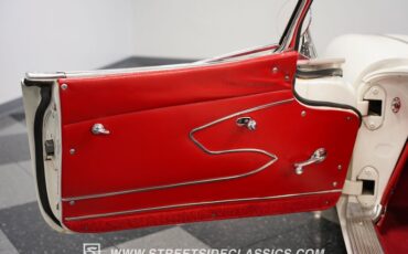 Unknown-Corvette-1961-White-Red-10