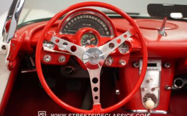 Unknown-Corvette-1961-White-Red-12