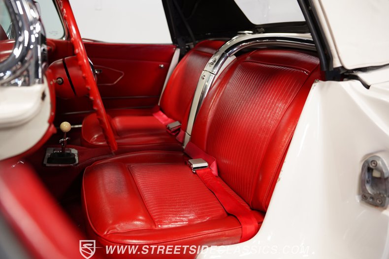 Unknown-Corvette-1961-White-Red-16